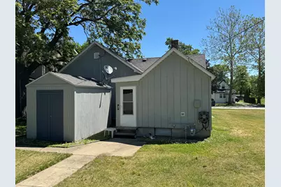 804 Azalea Street SE, Demotte, IN 46310 - Photo 3