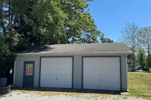 804 Azalea St SE, Demotte, IN 46310 - Photo 25