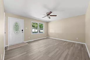 504 Robyn Rd, Valparaiso, IN 46385 - Photo 3