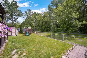201 Brandt Pl, Hobart, IN 46342 - Photo 21