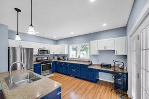 808 Lillian St, Hobart, IN 46342 - Photo 3