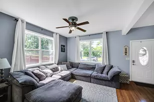 808 Lillian St, Hobart, IN 46342 - Photo 7