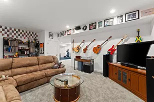2656 Mariestad Dr, Valparaiso, IN 46385 - Photo 21
