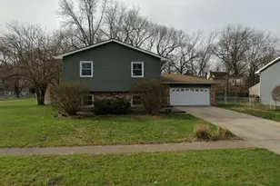 209 Lincoln Ave, Hobart, IN 46342 - Photo 1