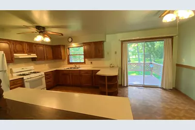 2252 Four Seasons Pkwy, Crown Point, IN 46307 - Photo 11