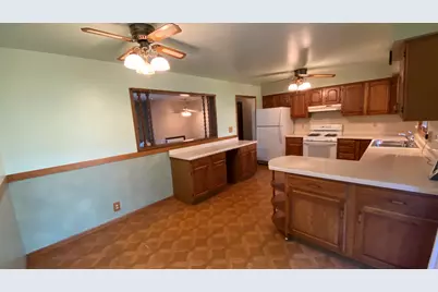 2252 Four Seasons Pkwy, Crown Point, IN 46307 - Photo 13