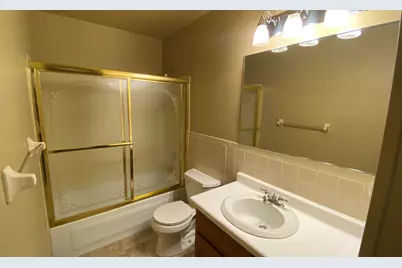 2252 Four Seasons Pkwy, Crown Point, IN 46307 - Photo 17