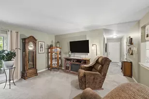 690 Hidden Oak Trail, Hobart, IN 46342 - Photo 5