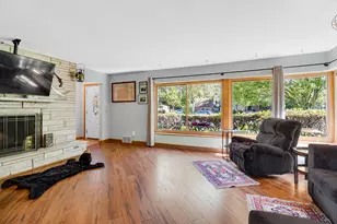 8306 Crestwood Ave, Munster, IN 46321 - Photo 5