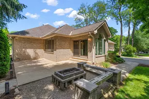 246 White Thorne Ln, Valparaiso, IN 46383 - Photo 33