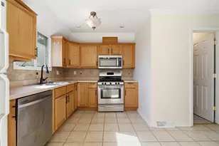 7933 Jefferson Ave, Munster, IN 46321 - Photo 5