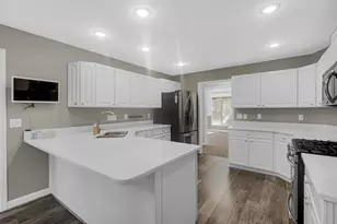 2400 E 9th Pl, Hobart, IN 46342 - Photo 13