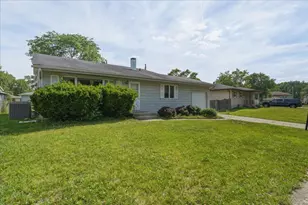 981 W 69th Pl, Merrillville, IN 46410 - Photo 3