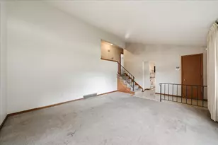981 W 69th Pl, Merrillville, IN 46410 - Photo 5