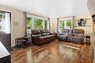 1113 Begonia St SE, Demotte, IN 46310 - Photo 3