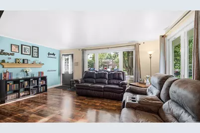 1113 Begonia Street SE, Demotte, IN 46310 - Photo 5