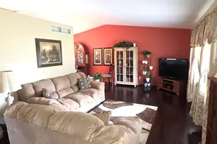8389 Buchanan St, Merrillville, IN 46410 - Photo 7