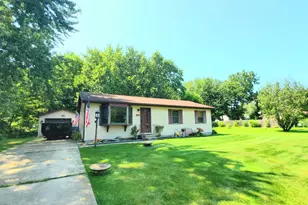 704 S 22nd St, Chesterton, IN 46304 - Photo 1