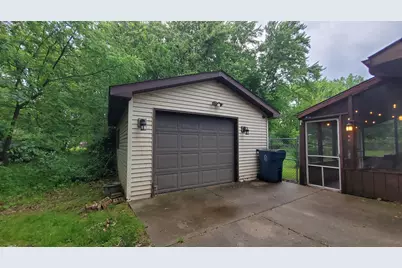 704 S 22nd Street, Chesterton, IN 46304 - Photo 5