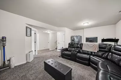 685 Friars Green, Valparaiso, IN 46385 - Photo 17