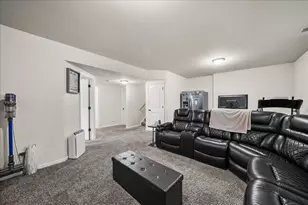 685 Friars Grn, Valparaiso, IN 46385 - Photo 17