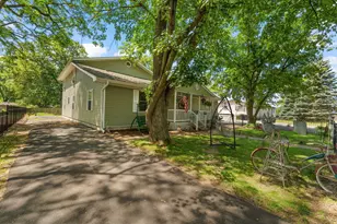 33 E Washington Ave, Hobart, IN 46342 - Photo 5