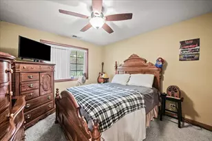 7722 Tanager St, Hobart, IN 46342 - Photo 5