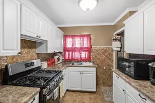 243 Taft Pl, Gary, IN 46404 - Photo 5