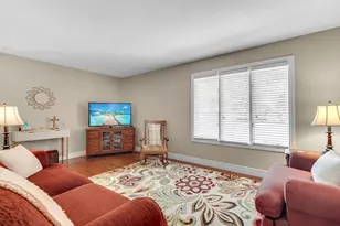 1437 Elm Ct, Schererville, IN 46375 - Photo 3