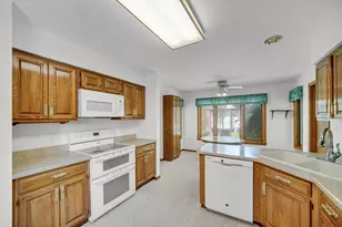 32 Gleneagles Dr, Schererville, IN 46375 - Photo 9