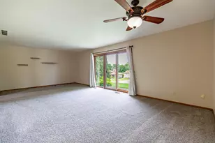 2564 Oakwood Dr, Crown Point, IN 46307 - Photo 7