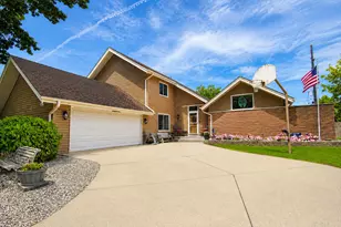 136 Sorrento Dr, Schererville, IN 46375 - Photo 1