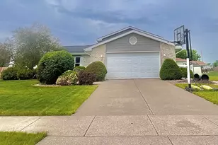10622 Manor Dr, Saint John, IN 46373 - Photo 1
