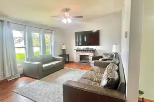 10622 Manor Dr, Saint John, IN 46373 - Photo 7