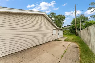 1021 Hamilton Pl, Gary, IN 46403 - Photo 19