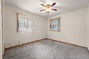 1021 Hamilton Pl, Gary, IN 46403 - Photo 11