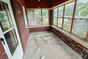 1154 Hendricks St, Gary, IN 46404 - Photo 5