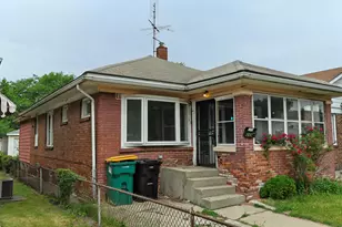 1154 Hendricks St, Gary, IN 46404 - Photo 3