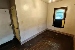1154 Hendricks St, Gary, IN 46404 - Photo 13
