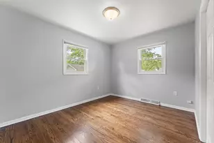 228 Oak St, Crown Point, IN 46307 - Photo 11