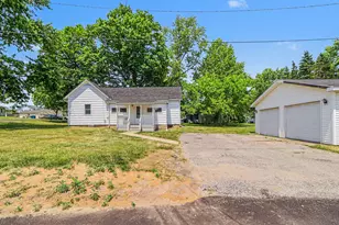 201 N Taylor St, Hebron, IN 46341 - Photo 1