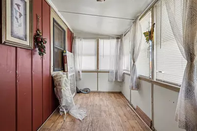 306 Oberreich Street, La Porte, IN 46350 - Photo 5