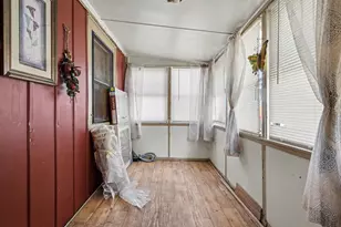 306 Oberreich St, La Porte, IN 46350 - Photo 5