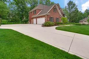2506 Ashbourne Ct, Valparaiso, IN 46385 - Photo 3