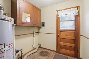 613 E Ash Pl, Griffith, IN 46319 - Photo 11