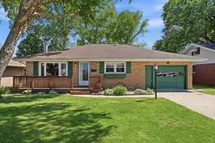 613 E Ash Pl, Griffith, IN 46319 - Photo 1