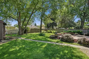613 E Ash Pl, Griffith, IN 46319 - Photo 13