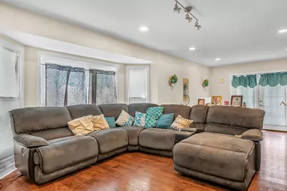 605 E 53rd Avenue, Merrillville, IN 46410 - Photo 5