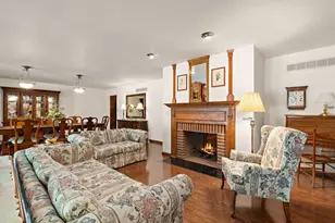 130 Woodland Hickory Ct, Valparaiso, IN 46385 - Photo 5
