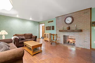 130 Woodland Hickory Ct, Valparaiso, IN 46385 - Photo 9